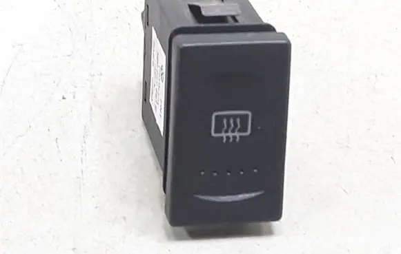 Volkswagen PASSAT B5.5 Windscreen/window heater switch 3B0959621C