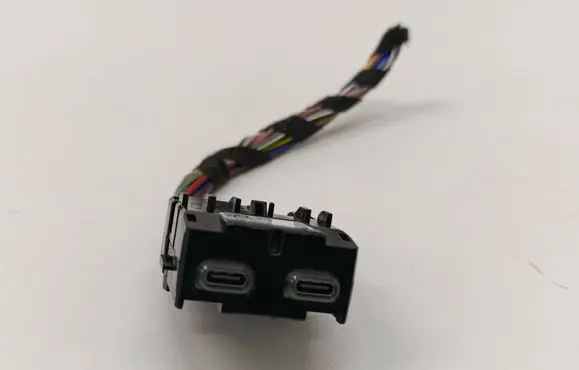 Mercedes-Benz C W206 USB socket connector A2238204503