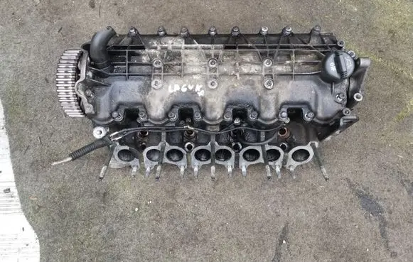 Renault Laguna I Engine head 7700600202 725819 MC4