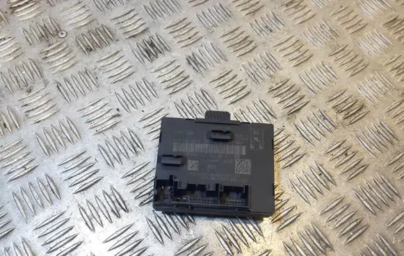 Audi A3 S3 8V Door control unit/module 5Q0959395B
