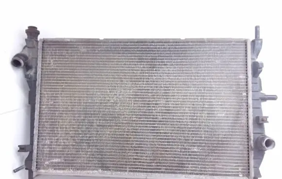 Ford Mondeo Mk III Coolant radiator 2S718005DC