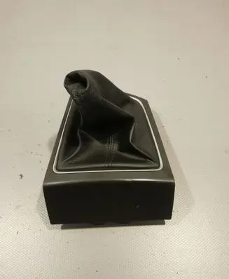 Hyundai i20 (GB IB) Gear lever shifter trim leather/knob 