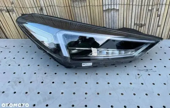 Hyundai Tucson TL Headlight/headlamp 1810150578SL1 D792111A20