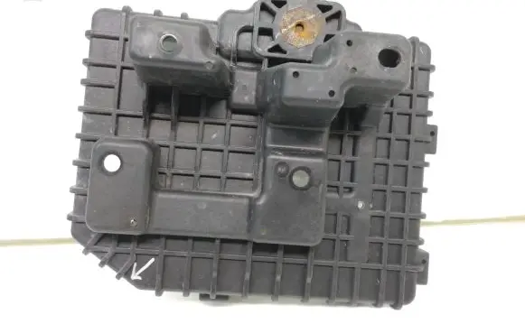Battery bracket