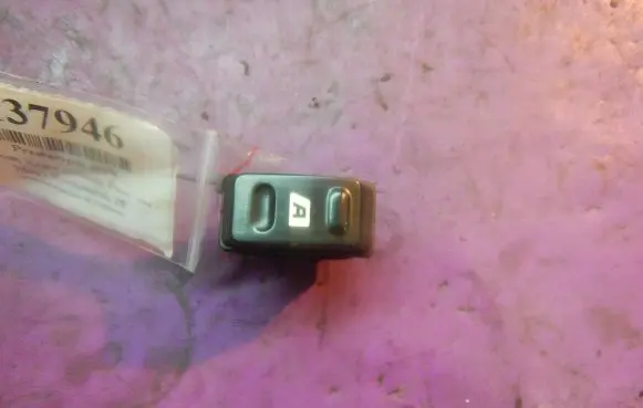 Citroen Xsara Picasso Quarter vent window switch 