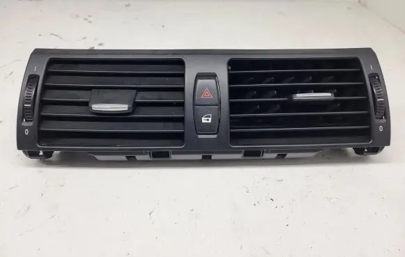 BMW X5 E70 Dash center air vent grill 01177941 773201 0117798