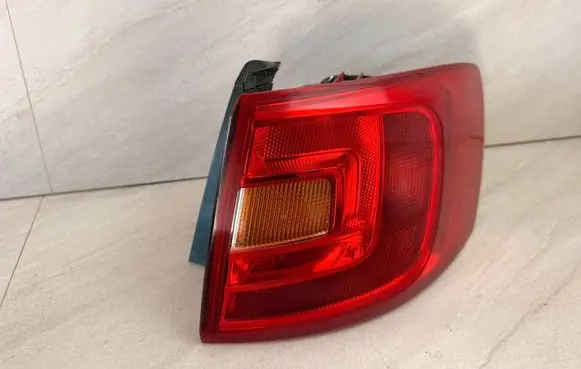 Volkswagen Jetta VI Rear/tail lights 