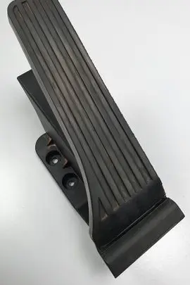 Accelerator throttle pedal