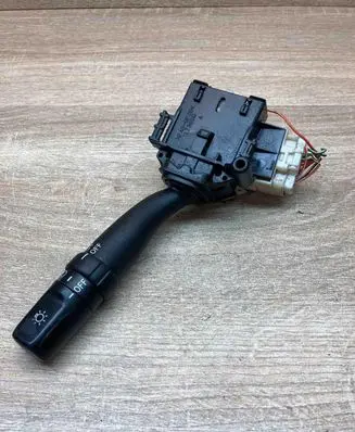 Toyota Corolla Verso AR10 Indicator stalk 8414005100 173650A WITHPLUG