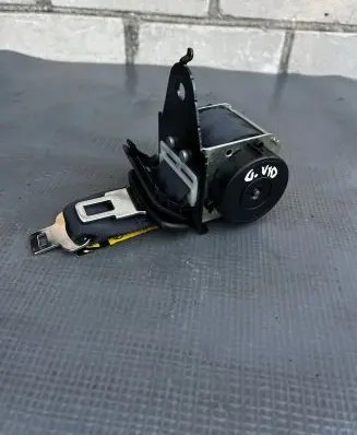 Middle seatbelt (rear)