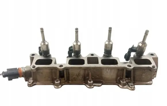 Volkswagen PASSAT B7 Fuel main line pipe 