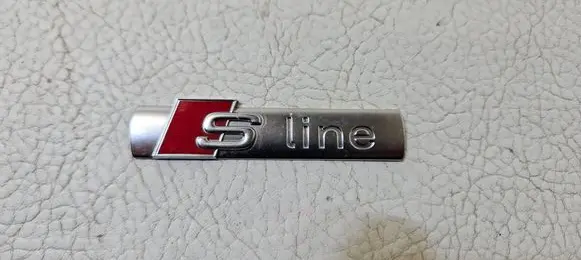 Audi TT TTS Mk2 Manufacturer badge logo/emblem 8N0853601A