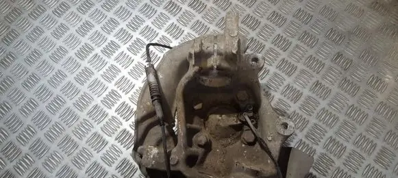 BMW 5 E39 Front wheel hub