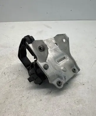 BMW 5 F10 F11 Radiator mount bracket 7186514 7207152 7211162