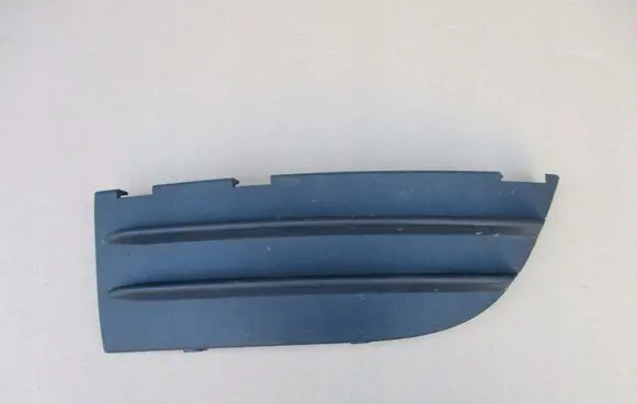 Volvo C30 Front bumper lower grill 30657197