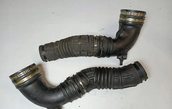 Maserati Ghibli Air intake hose/pipe 670002450