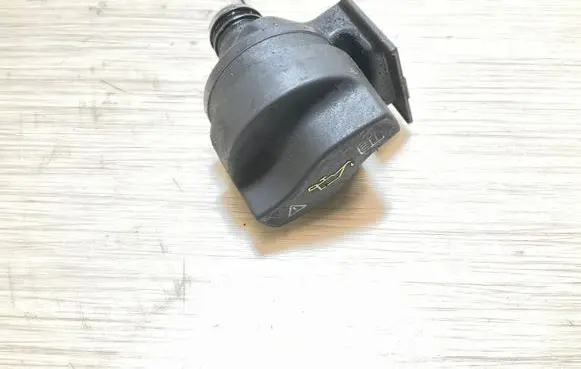 Mercedes-Benz Sprinter W906 Oil filler cap A0000101585