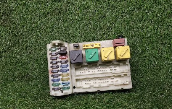 Ford Mondeo MK II Power management control unit 93BG14K150AD