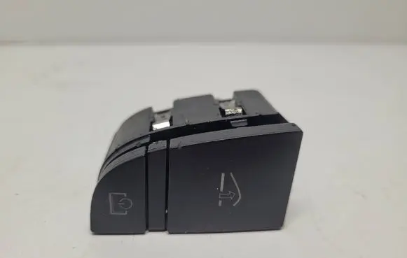 Audi A6 S6 C6 4F Glove box opening button 050148072