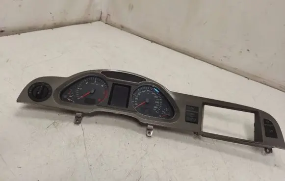 Audi A6 S6 C6 4F Speedometer (instrument cluster) 5550007301