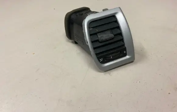 Skoda Fabia Mk2 (5J) Dashboard side air vent grill/cover trim 5J0819702 1212070 C16S