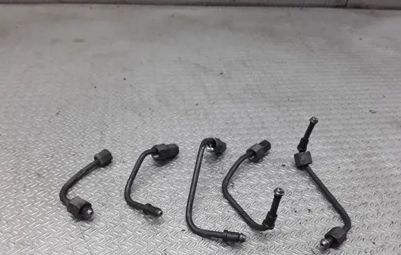 Fuel injector supply line/pipe