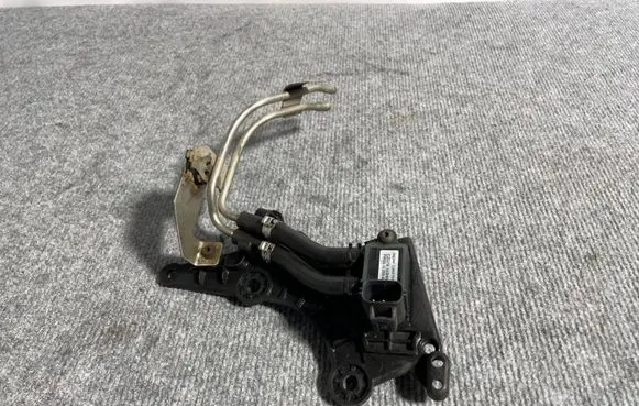 Land Rover Discovery 4 - LR4 Exhaust gas pressure sensor FW935L200AA CZQ7A15B06B 10405455