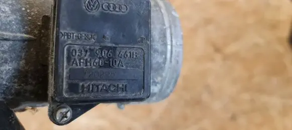 Audi A4 S4 B5 8D Mass air flow meter 037906461B