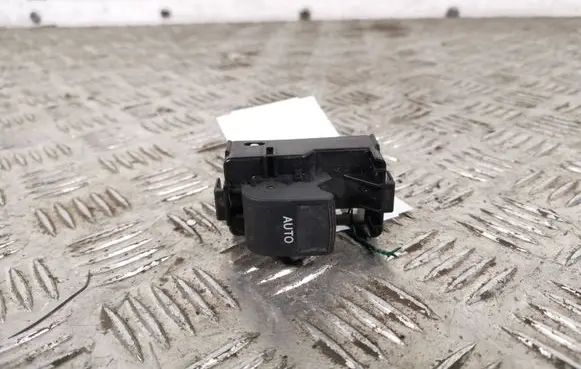 Toyota Prius (XW30) Electric window control switch 192801