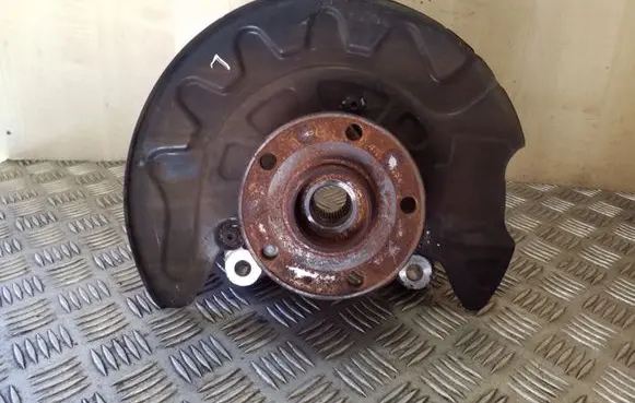 Volkswagen PASSAT B8 Front wheel hub 5Q0407257A