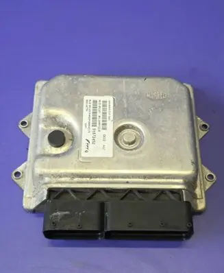 Fiat 500 Engine control unit/module 51872452 50095HP 8ED5977K