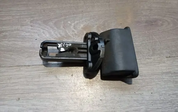 Volvo XC90 Hand brake release handle 8683963