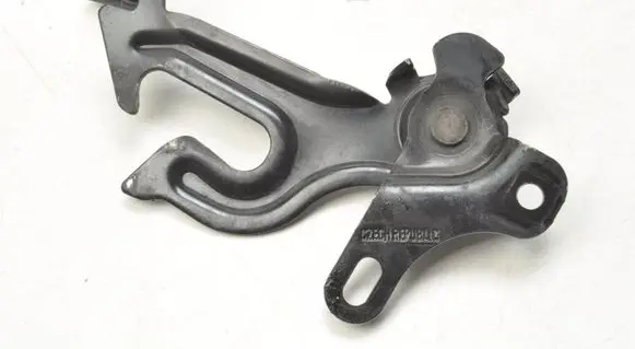Volvo V60 Engine bonnet (hood) release handle 31425791