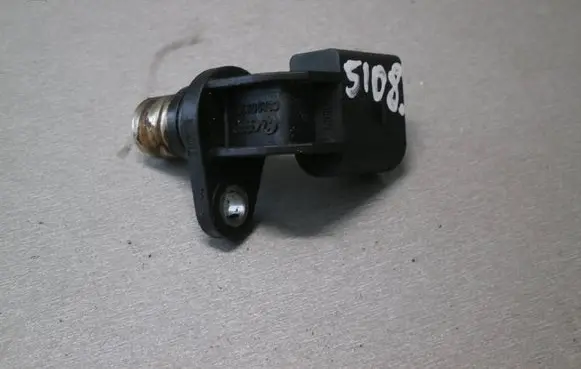 Volkswagen PASSAT B5.5 Camshaft position sensor 06A905161A