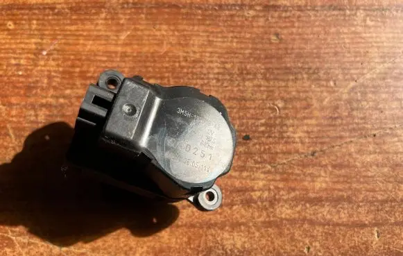 Ford Grand C-MAX Air flap motor/actuator 3M5H19E616AB