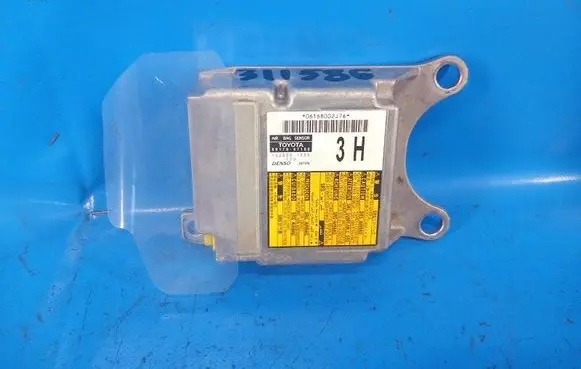 Toyota Prius+ (ZVW40) Airbag control unit/module 8917047180