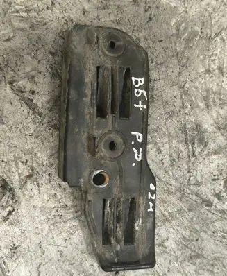 Volkswagen PASSAT B5.5 Front bumper mounting bracket 3B0807184E