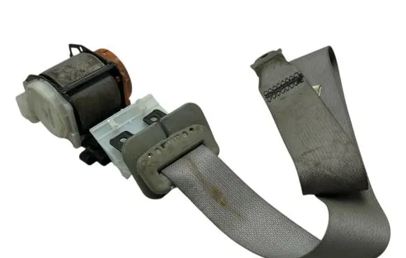 Nissan X-Trail T30 Middle seatbelt (rear) 0430095