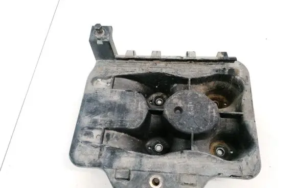 Battery box tray