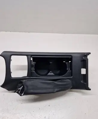 Cup holder front