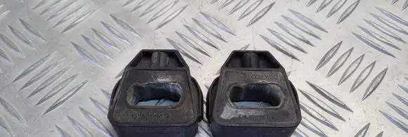 Audi A3 S3 8L Radiator mount bracket 1J0806157A