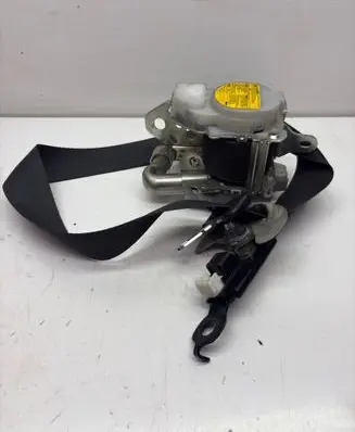 Lexus IS 220D-250-350 Front seatbelt 0435025 A1RBA