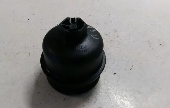 Opel Corsa D Oil filter cover 6790967580