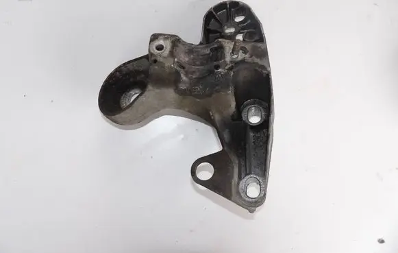 Audi A4 S4 B5 8D Engine mounting bracket 8D0199351H