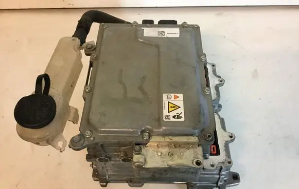 Ford Fusion II Voltage converter inverter DG987B012AP