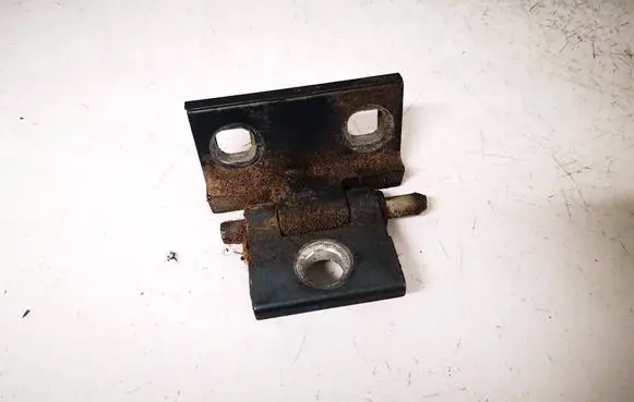 Volvo V70 Rear door lower hinge