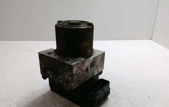 Hyundai Trajet ABS Pump 589103A100