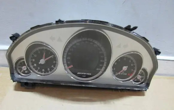 Mercedes-Benz E AMG W212 Speedometer (instrument cluster) W207W212