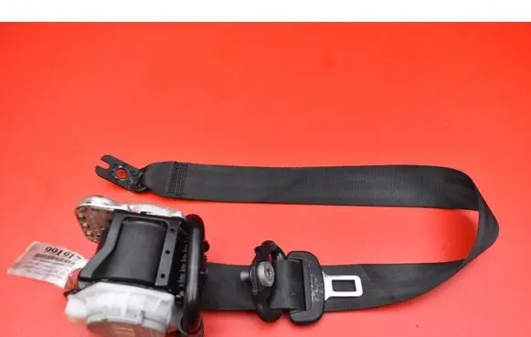 Skoda Octavia Mk3 (5E) Front seatbelt 3066322