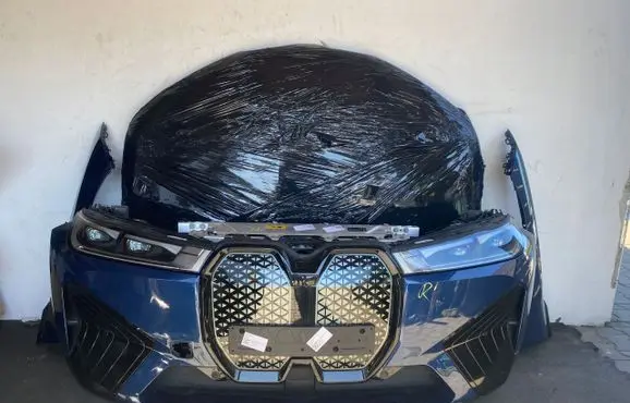 BMW iX Body 